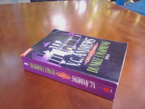 Die Casteel-Saga: 5., Dunkle Umarmung : Roman / aus dem Amerikan. von Uschi Gnade
