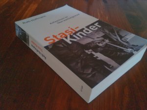 Stasi-Kinder – Aufwachsen im Überwachungsstaat
