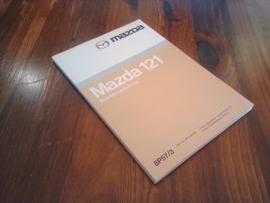 Mazda 121 - Betriebsanleitung