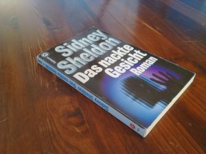Das nackte Gesicht – Roman