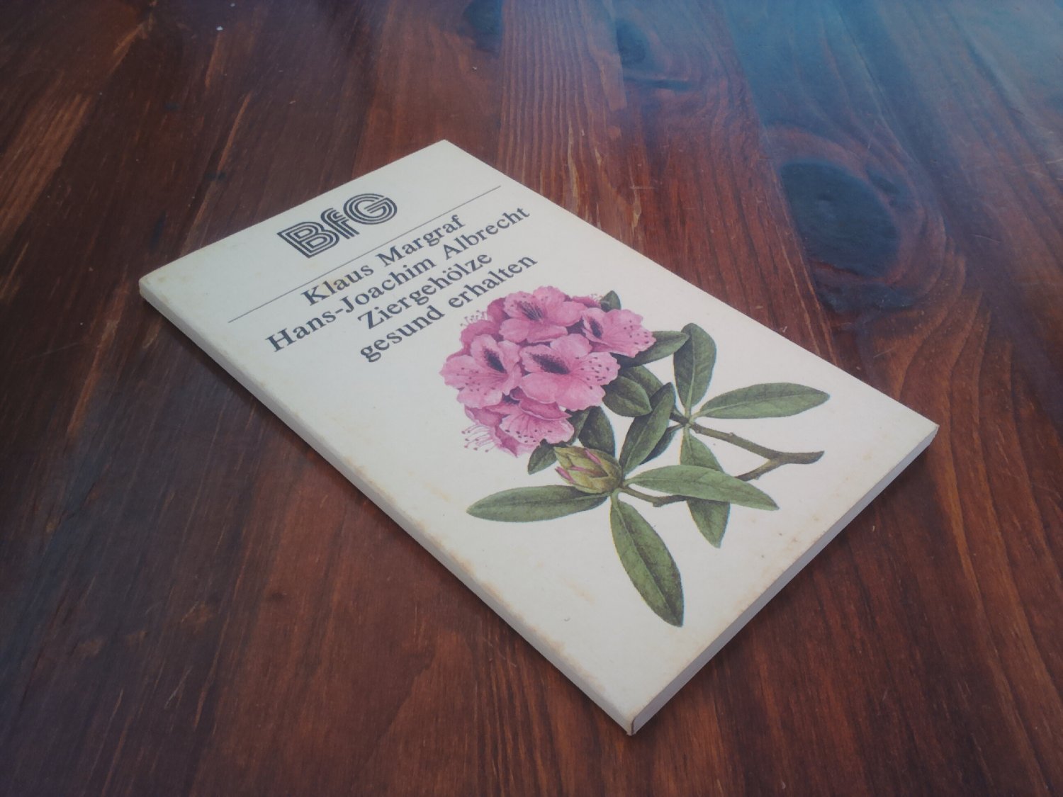 Ziergehölze gesund erhalten - Bücher für den Gartenfreund